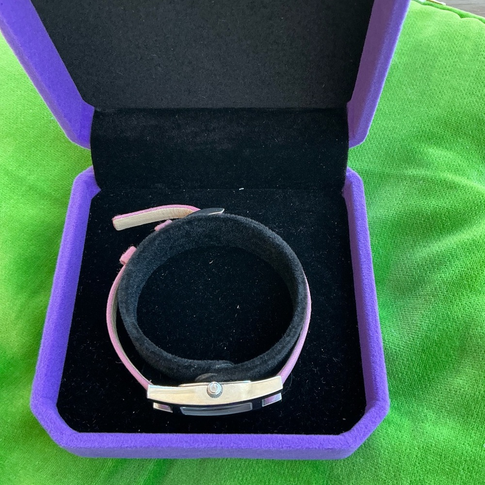 Authentic GUCCI ladies watch🌷🌷 - Picture 4 of 11